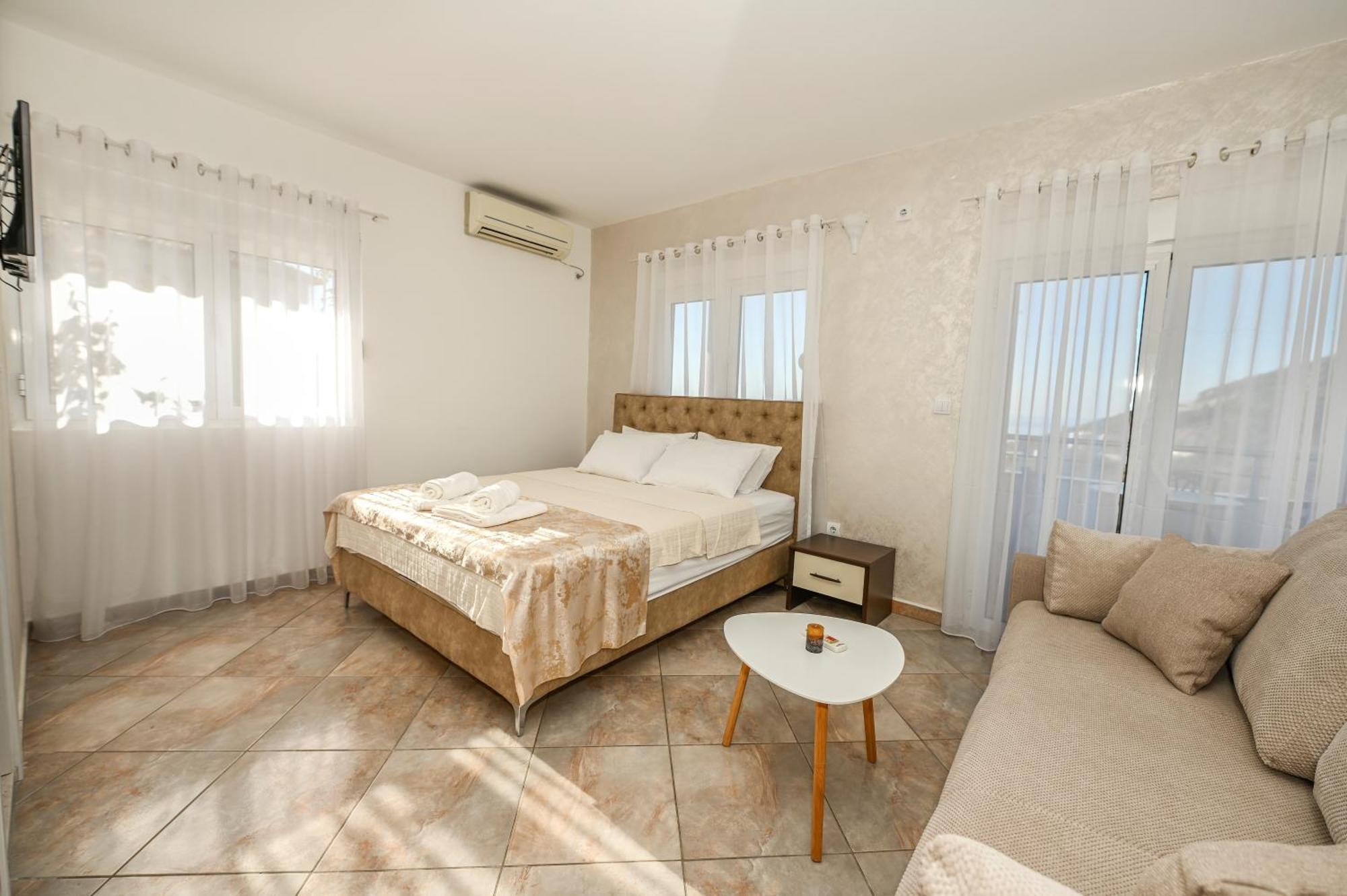 Villa Lux Rajovic บุดวา ภายนอก รูปภาพ