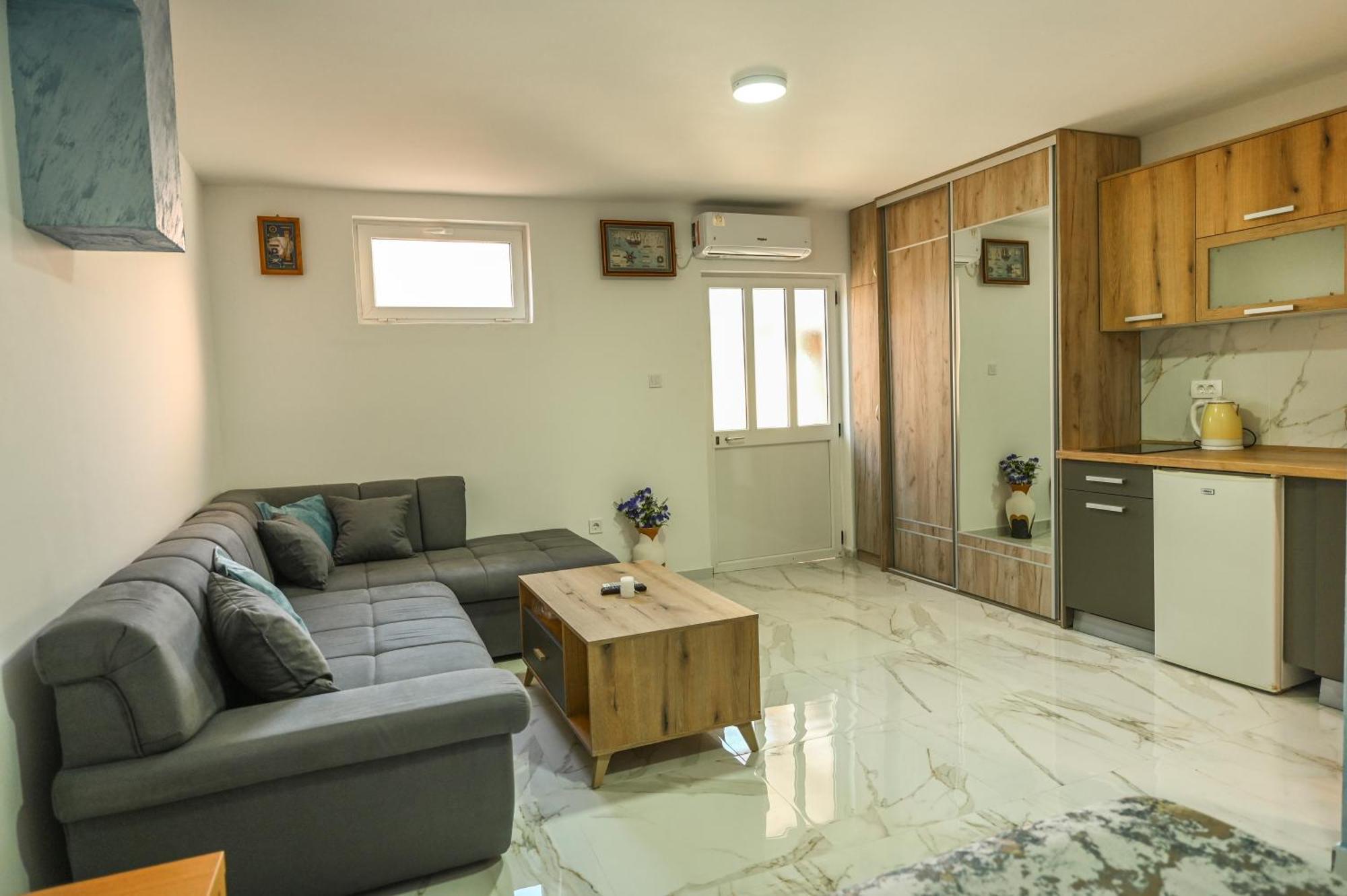 Villa Lux Rajovic บุดวา ภายนอก รูปภาพ
